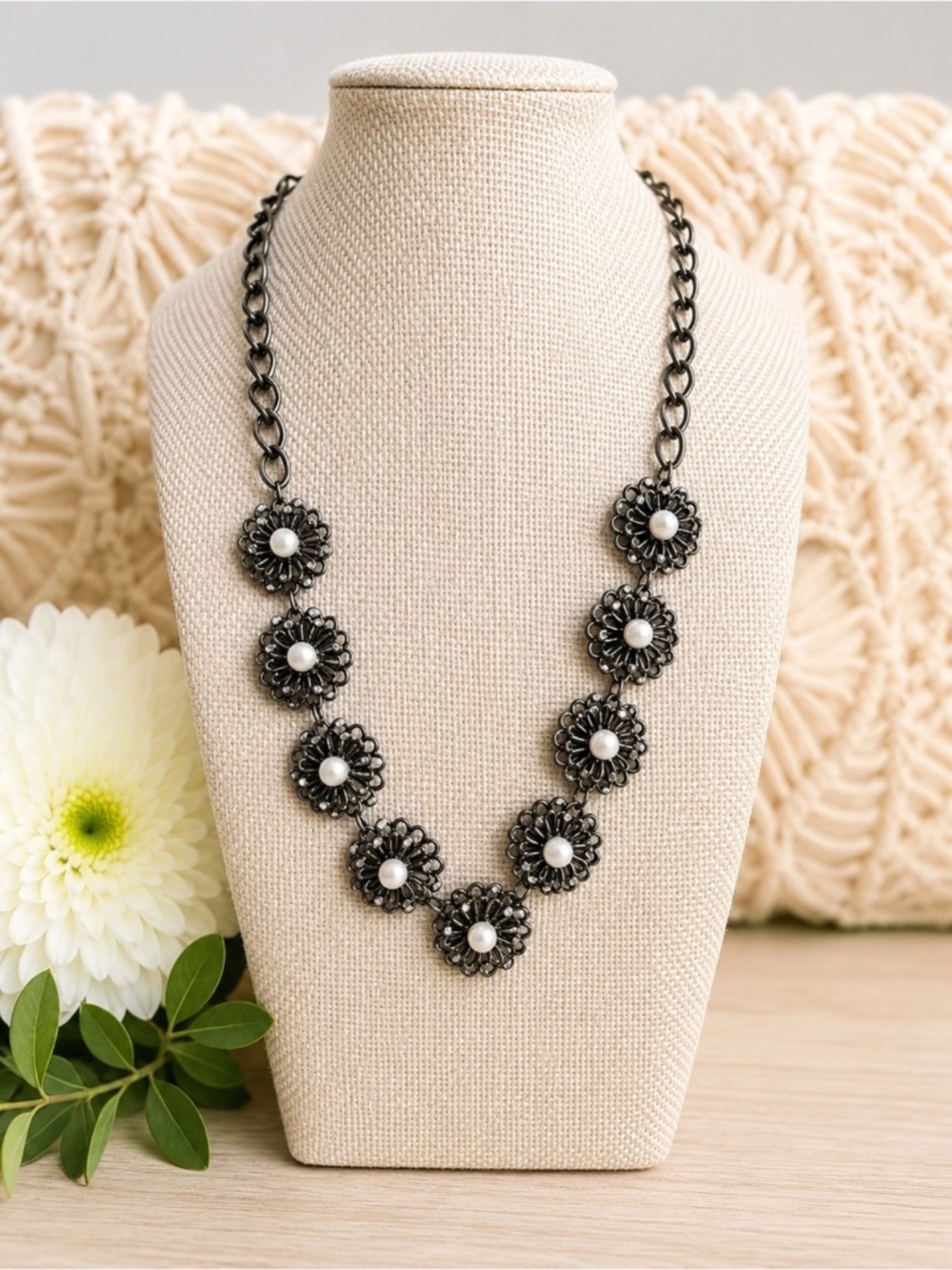 🌼 Pre-Loved Floral Statement Necklace | Gunmetal & Faux Pearl Daisy Design | Bo